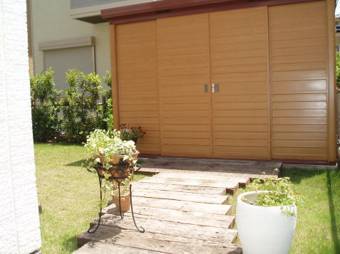 ���l�A���q�̃E�b�h�f�b�L