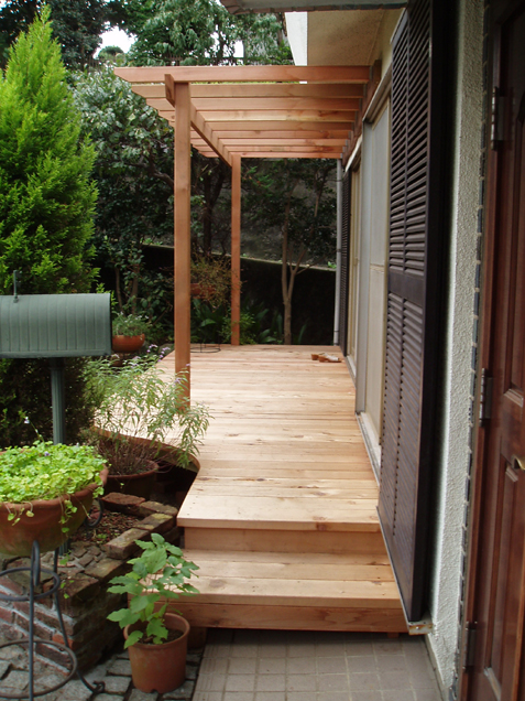 ���l�A���q�̃E�b�h�f�b�L